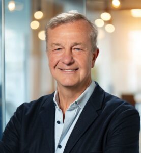 Fotografía de Andy Williams, Director con la junta directiva de Feed the Children