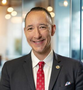 Fotografía de Daniel Molina, Director de la junta directiva de Feed the Children