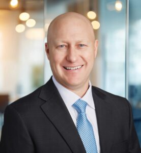 Fotografía de John Cardoza, miembro del Comité de Finanzas e Inversiones de Feed the Children